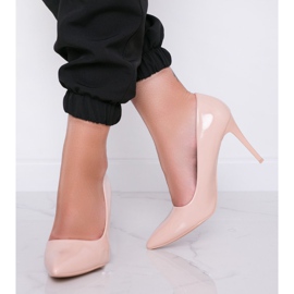 Beige lackerade Tisha klackar 1