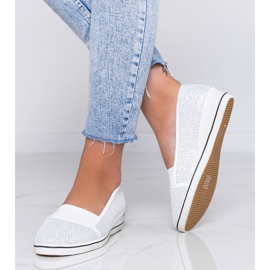 Vita blanka ballerinor på Glam Star-kilhälen 1