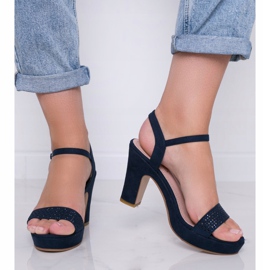 Marinblå öppnade sandaler på Perfect day -inlägget 1