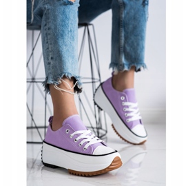 SHELOVET Sneakers på en hög plattform violett 2