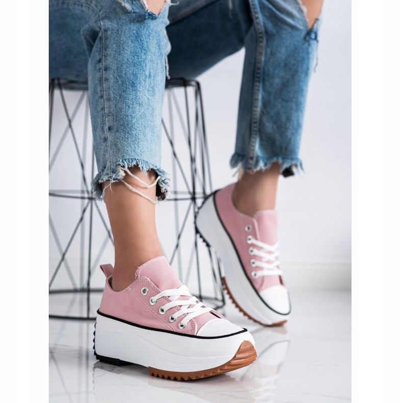 SHELOVET Sneakers på en hög plattform rosa 2