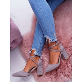 PS1 Kvinnors pumpar på en klack i Spitzgrå Cosmo 4