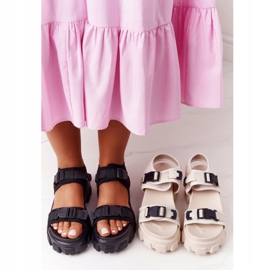 PS1 Sandaler på den massiva svarta plattformen Fly High 1