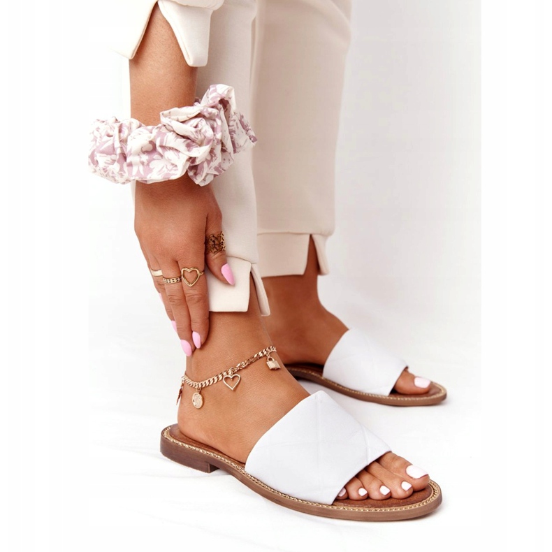 Läder tofflor med quiltning Nicole 2650 vit 1