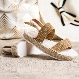 SHELOVET Flätade sandaler på plattformen beige orange 1