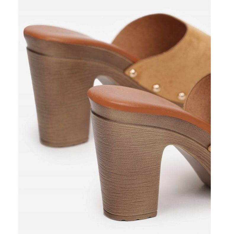 Vices YQ23-68-kamel brun 1