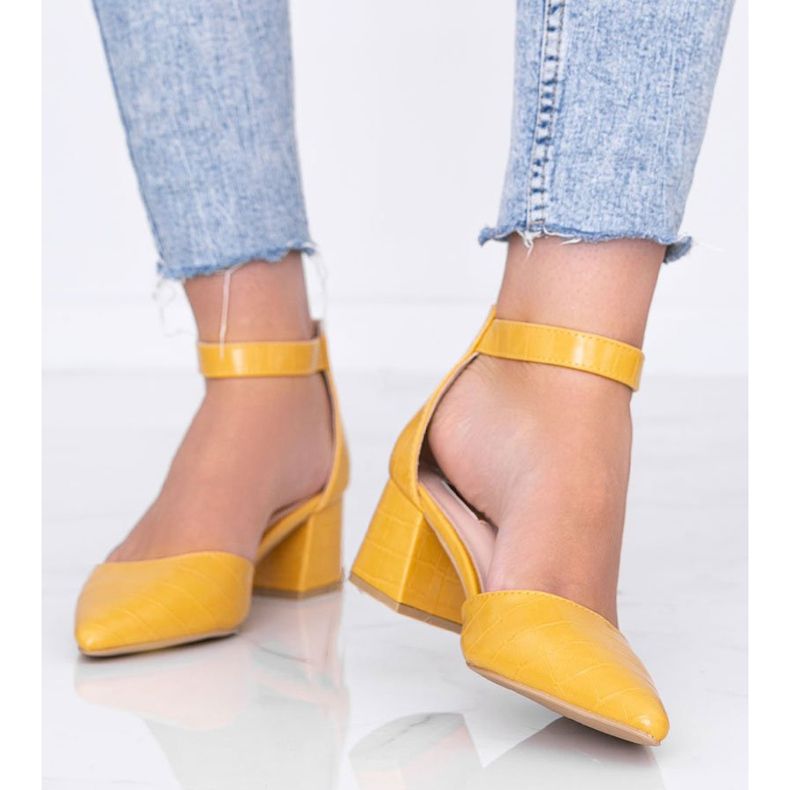 Senapsbussar på ett Lindsey -kvarter gul 1