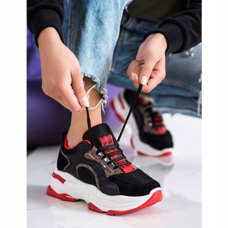 Sneakers på FASHION -plattformen svart röd 2