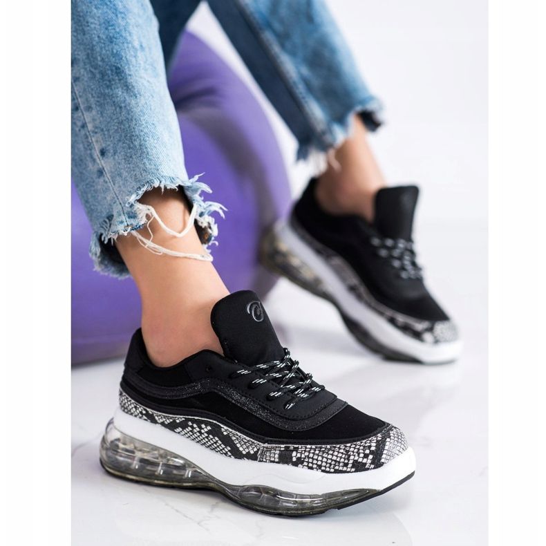 SHELOVET Sneakers På En Genomskinlig Plattform vit svart 2