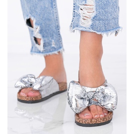 BM Silver tofflor med en Norris rosett silver- 1