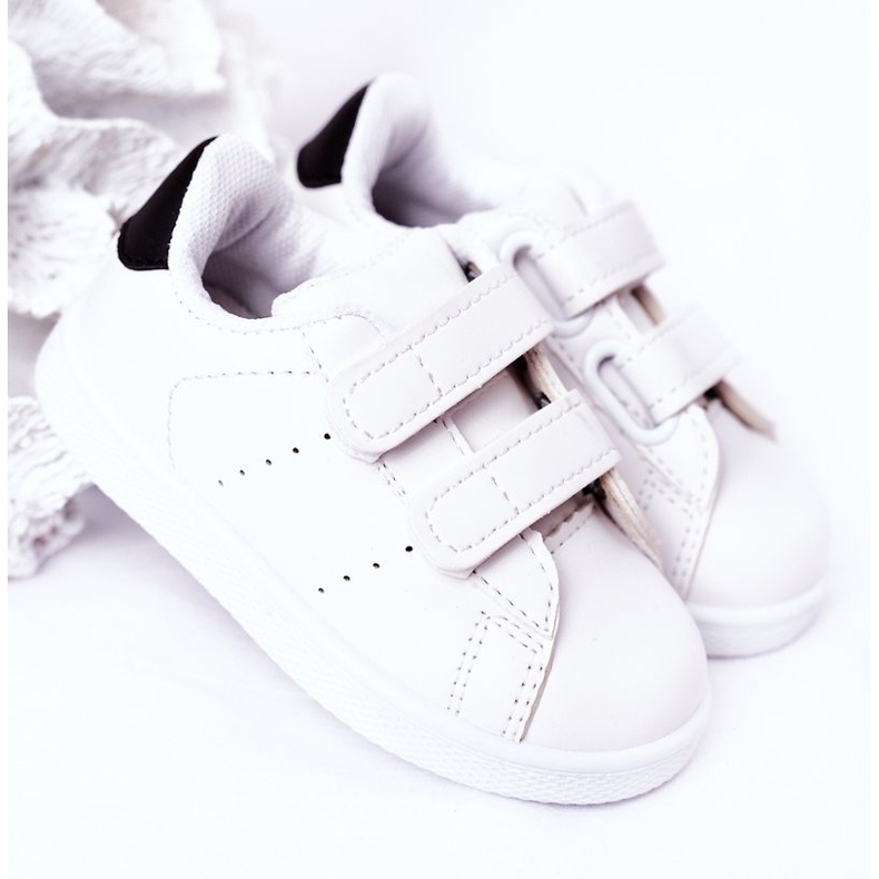 Barns svartvita California sneakers med kardborreband 2