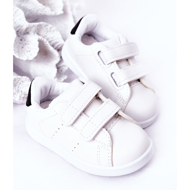 Barns svartvita California sneakers med kardborreband 1