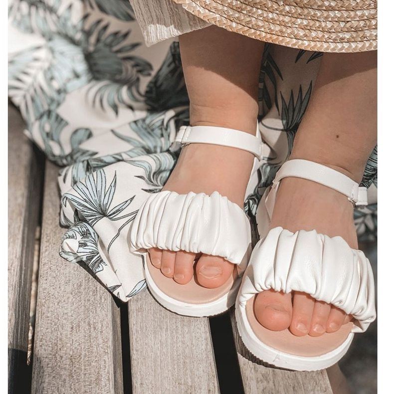 FR1 Barnsandaler med kardborrevit Aimy 4