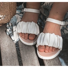 FR1 Barnsandaler med kardborrevit Aimy 5