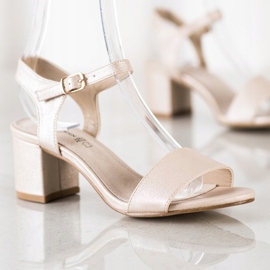 Goodin Bekväma sandaler på en bar gyllene 1