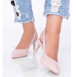 Beige pumps på en Tari -häl 1