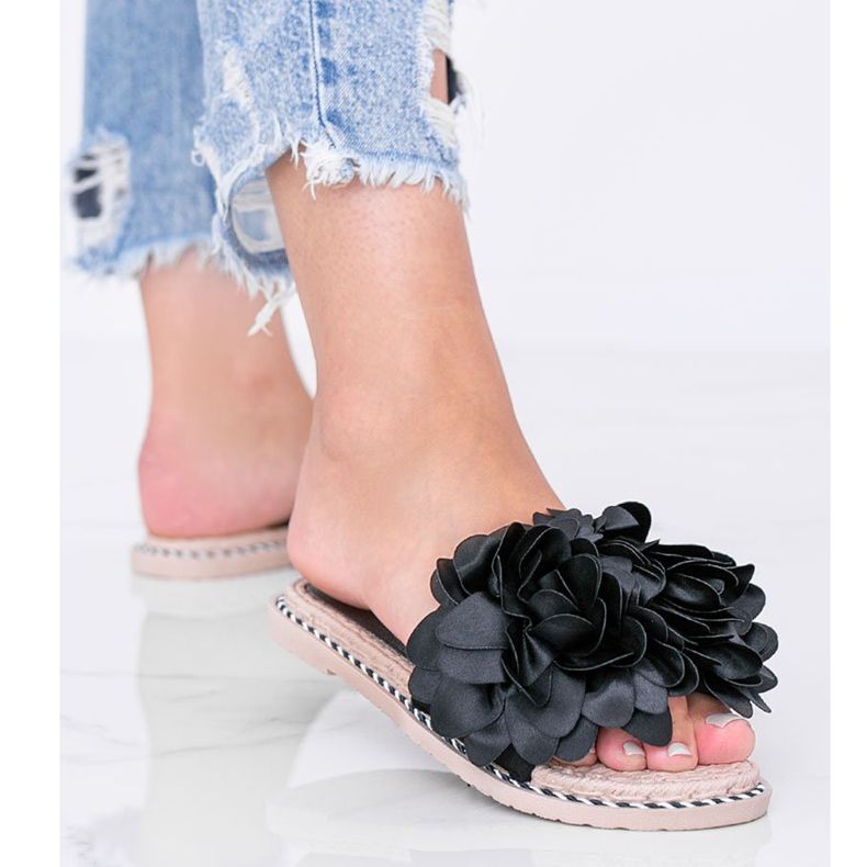 Svarta damtofflor från Dain 1