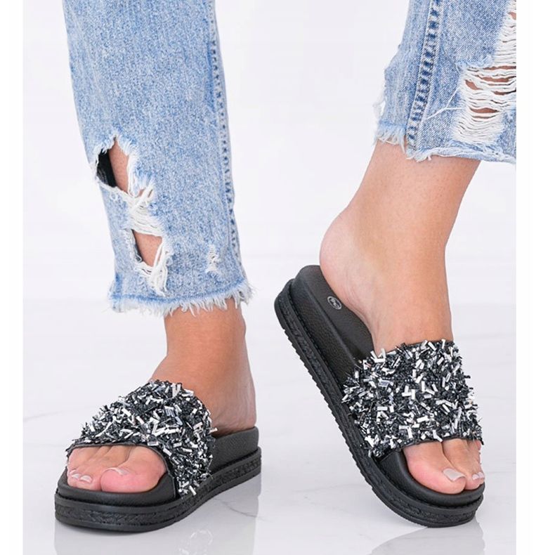 Svarta tofflor med cubic zirconia Love Bling 1