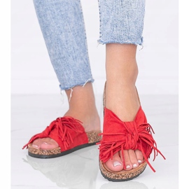 Röda sandaler på Crys korksula 1