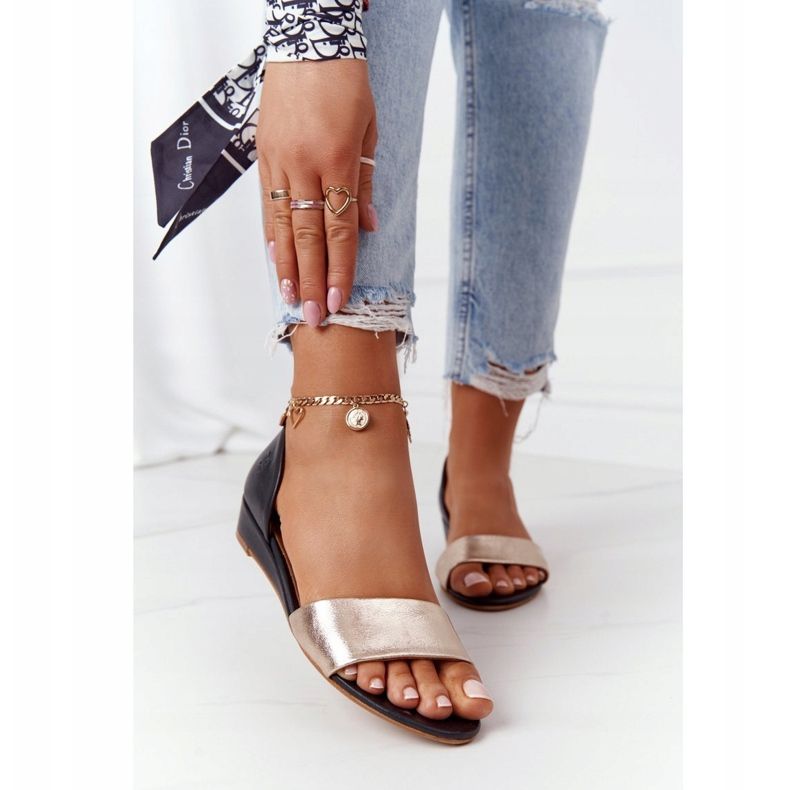 Lädersandaler Maciejka 1971-46 svart och guld 2