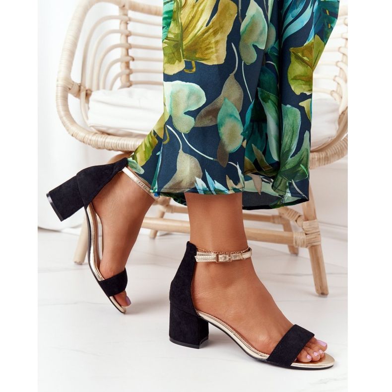 Mocka svarta sandaler på hälen Janet 2