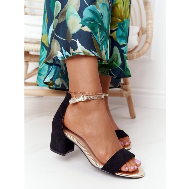 Mocka svarta sandaler på hälen Janet 1