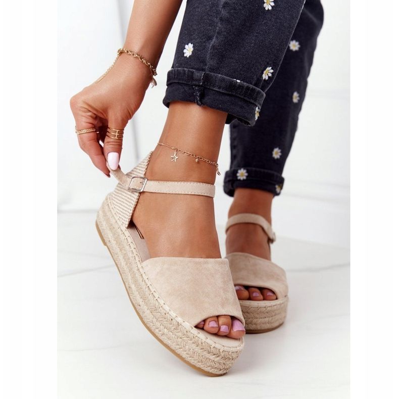 Beige Megara sandaler på flätad plattform 2