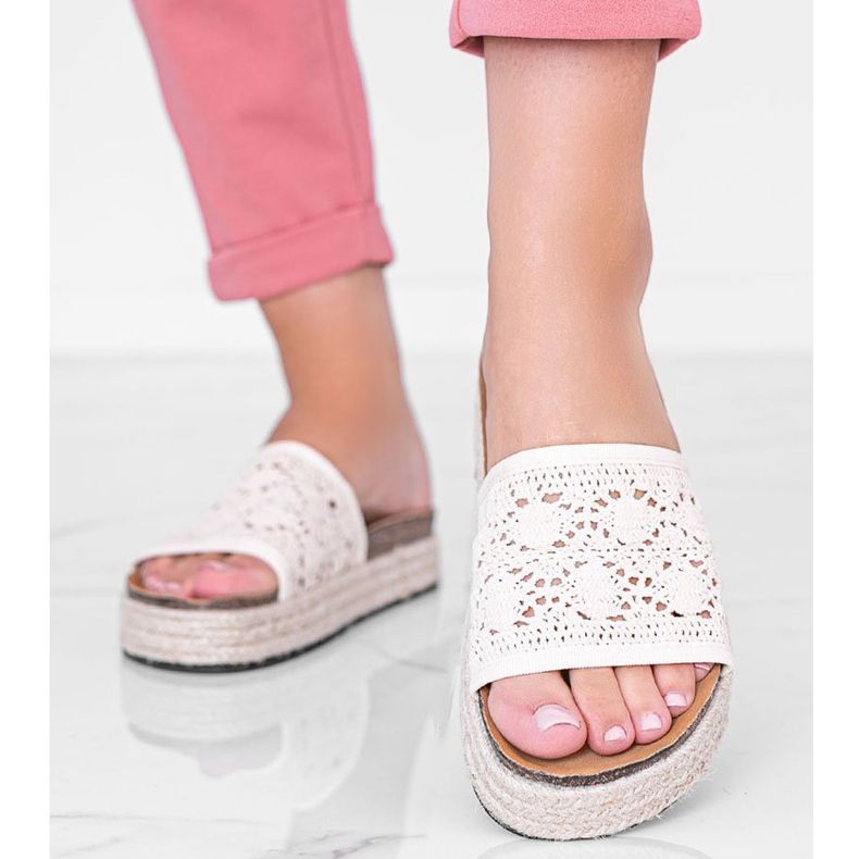 Beige spets Glam Shape tofflor 1