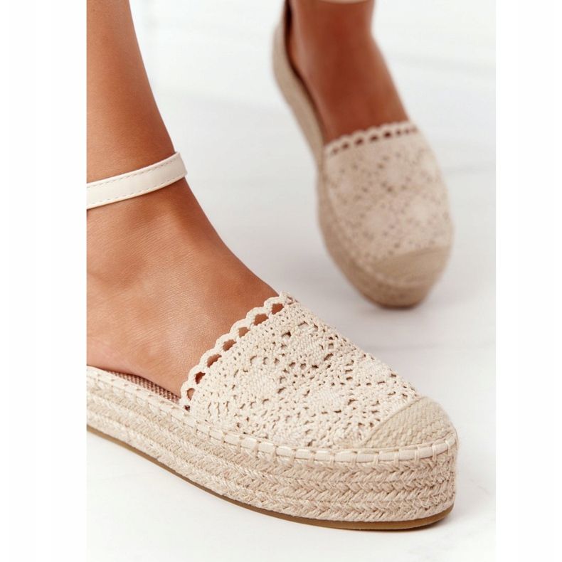 Spets Espadrilles på en flätad beige plattform Larissa 1