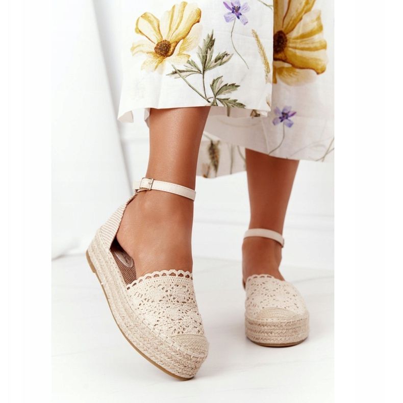 Spets Espadrilles på en flätad beige plattform Larissa 2