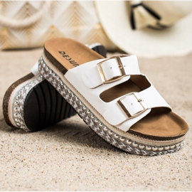 SHELOVET Tofflor med dekorativ plattform vit 1