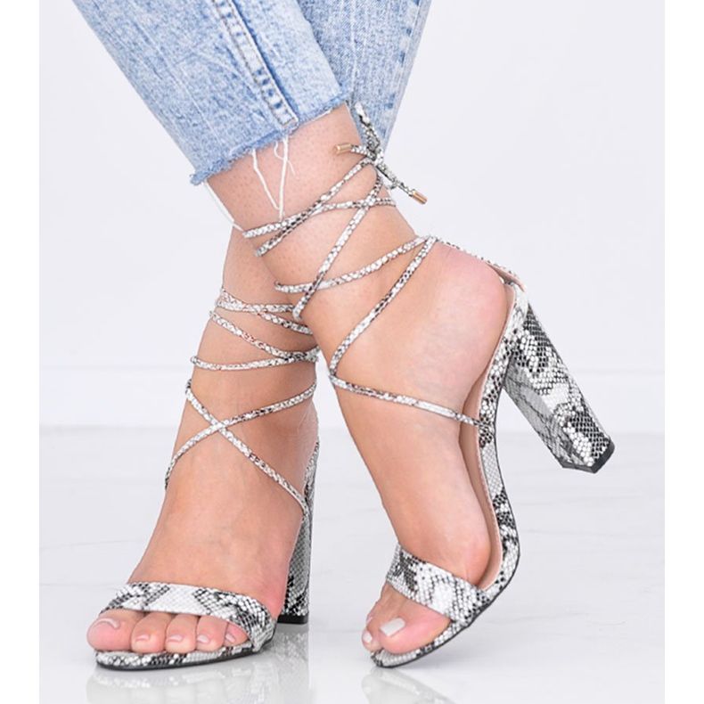 Svarta Veni -ormskinnsbundna sandaler vit 1