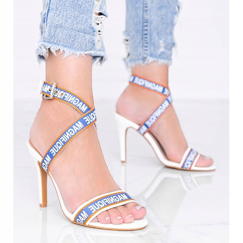 Venusi vita sandaler med stilettklack 1