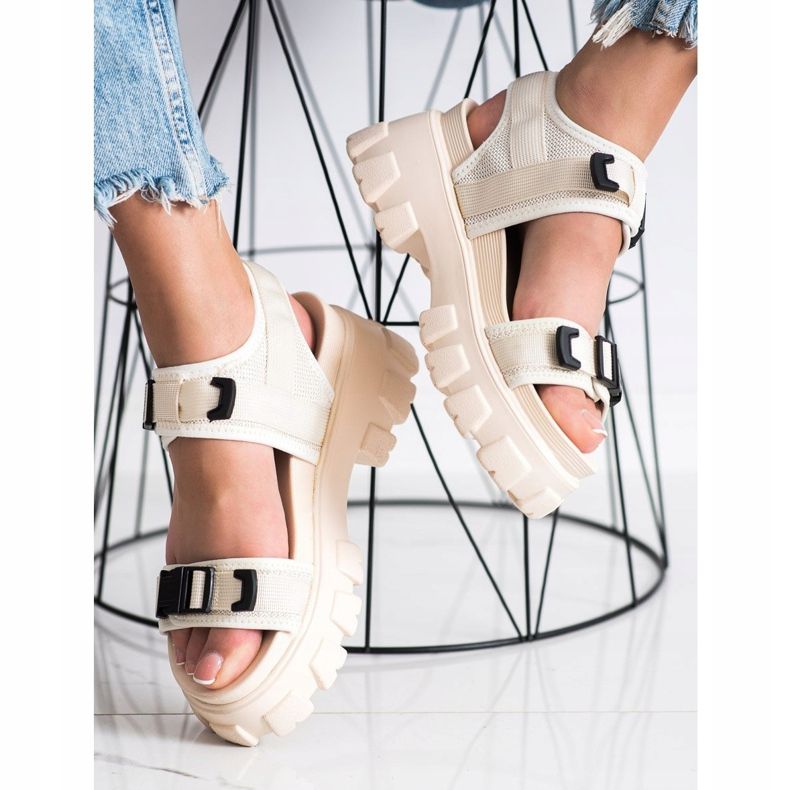 Seastar Sandaler på plattformen med spännen beige 1