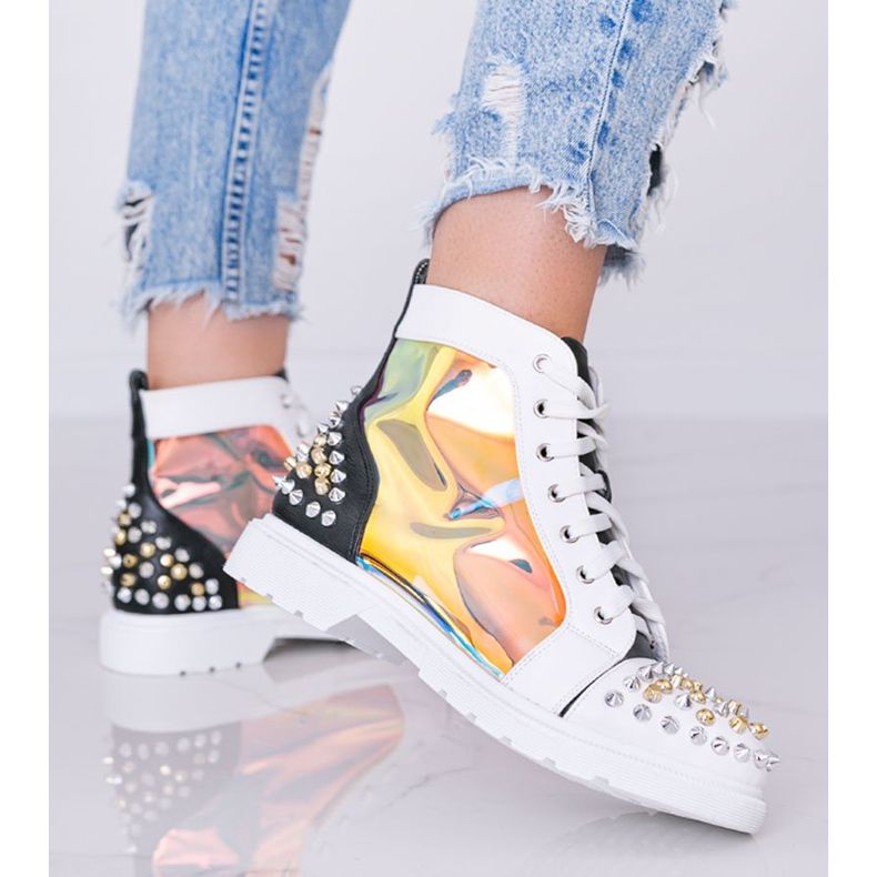 Svartvita transparenta stövlar med Lea dubbar 1