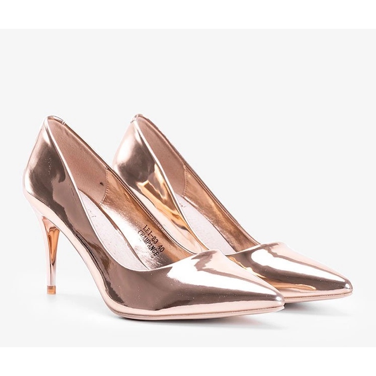 Rosa metalliska pumps på en Bowi Bowi stilettklack 1