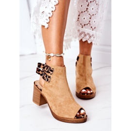 Mockasandaler på en bar Lu Boo Camel Leopard brun 2