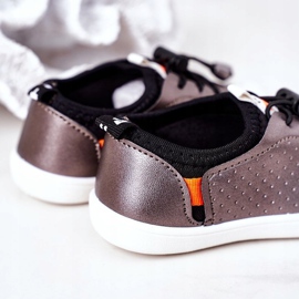 Barn Silver Slip-on Playground Sneakers svart grå 1
