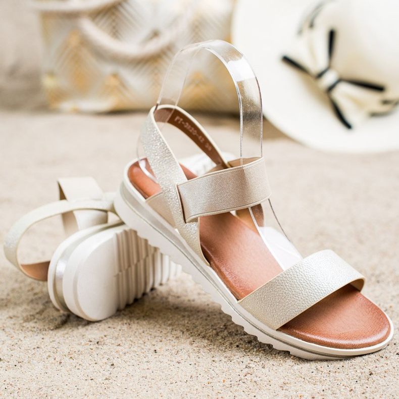 Best Shoes Trendiga slip-on sandaler gyllene 1