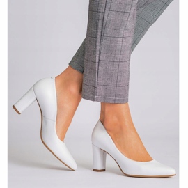 Marco Shoes Klassiska vita läderpumpar 1