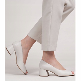 Marco Shoes 1576P beige läderpumpar med stabil häl 2