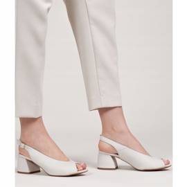 Marco Shoes 1573P vita lädersandaler med stabil häl 1