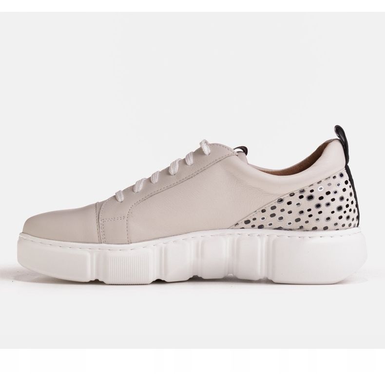 Marco Shoes Beige sneakers med Marco -logotypen på hälen 1