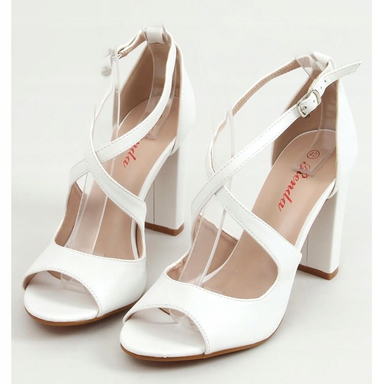 Vita högklackade sandaler S-837 Vit 1