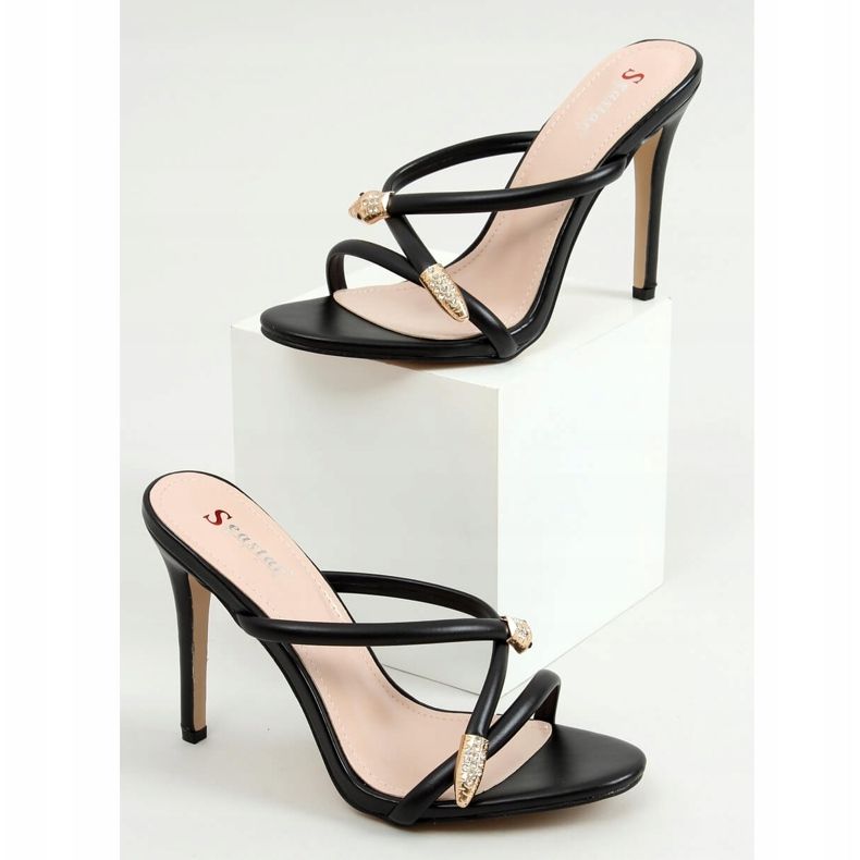 Svarta M311P Svarta tofflor på en nål 1