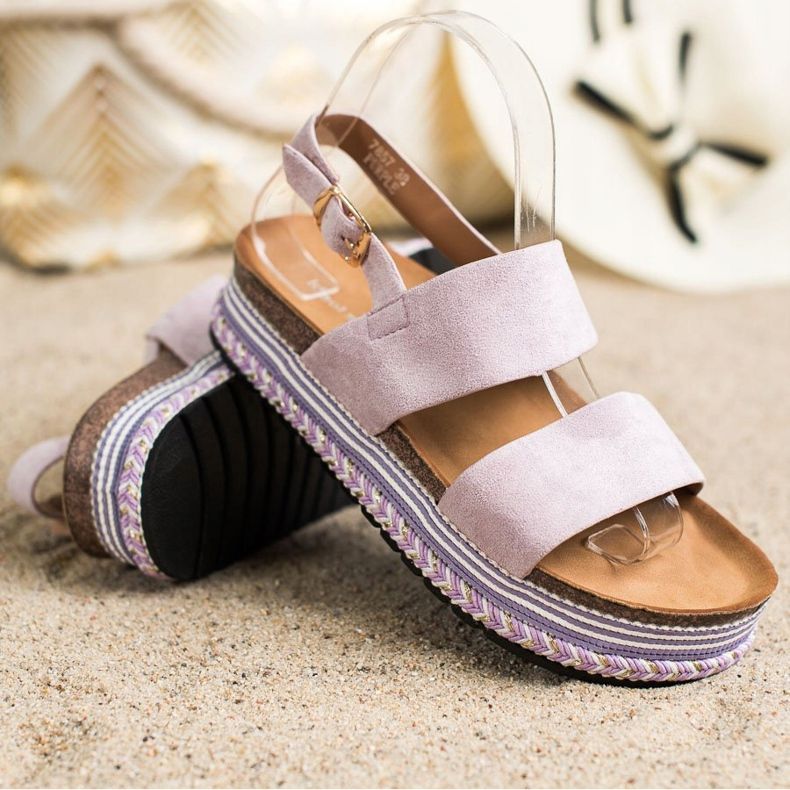 Ideal Shoes Sandaler i mocka på plattformen purpur 1