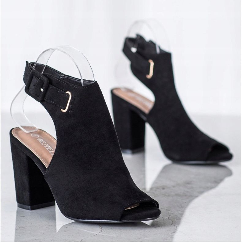 Bestelle Stängda sandaler med spänne svart 1