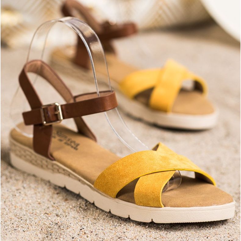 SHELOVET Casual sandaler med spänne brun gul 1