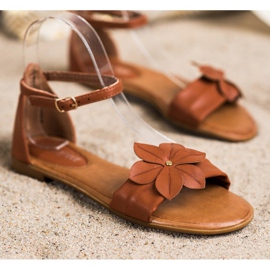 Diamantique Bruna sandaler med blomma 1