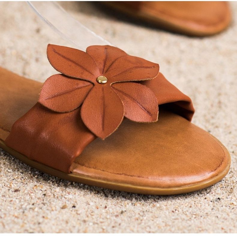 Diamantique Bruna sandaler med blomma 2